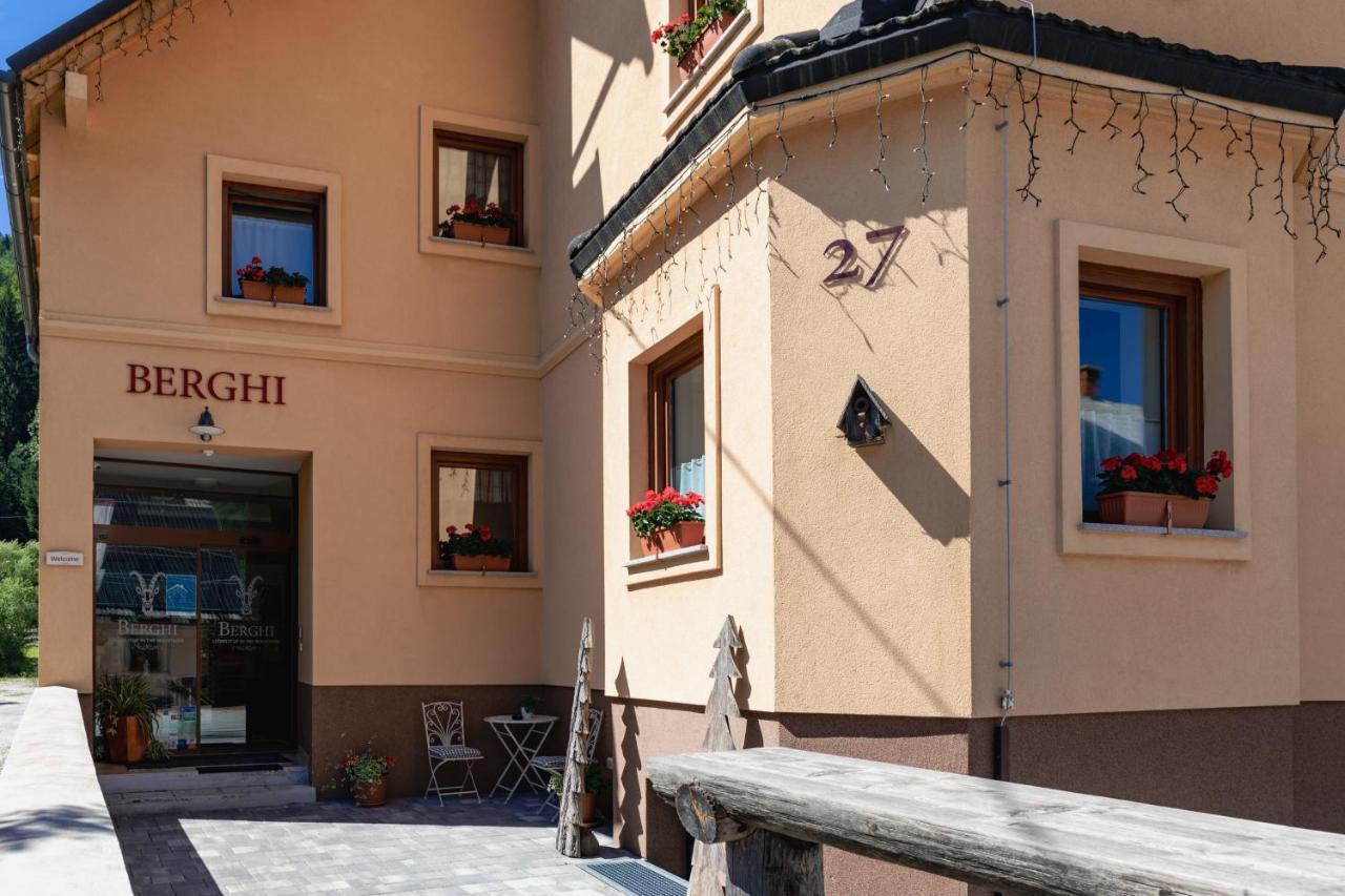 Berghi Hotel&Apartments Kranjska Gora Exterior foto